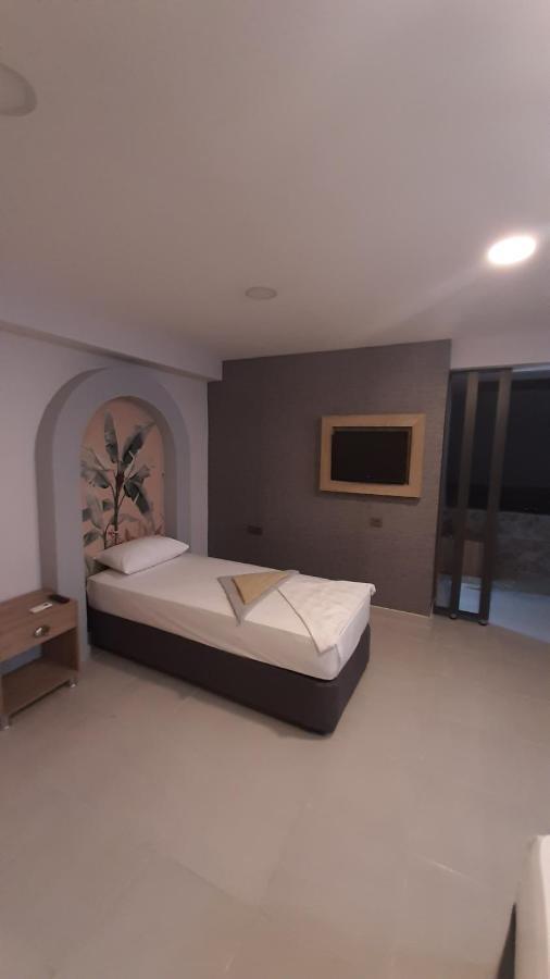 Side Leon Otel Luaran gambar